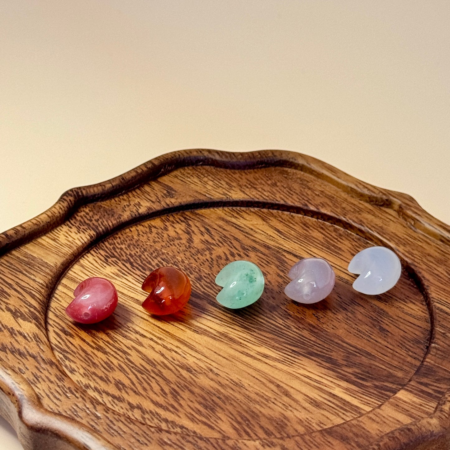 Lunar Whispers🌙 - Hand-Carved Agate for Meditation & Gifting & DIY