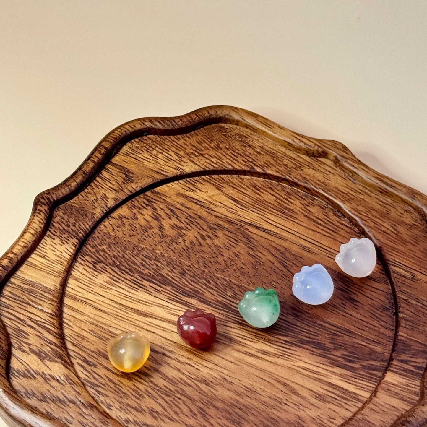 Ethereal Paws ✨ - Hand-Carved Agate for Meditation & Gifting & DIY