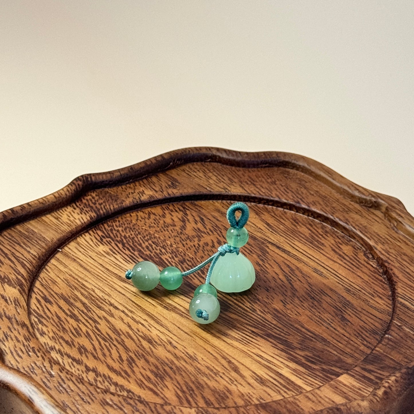 Nature’s Pods 🍃- Hand-Carved Agate for Meditation & Gifting & DIY